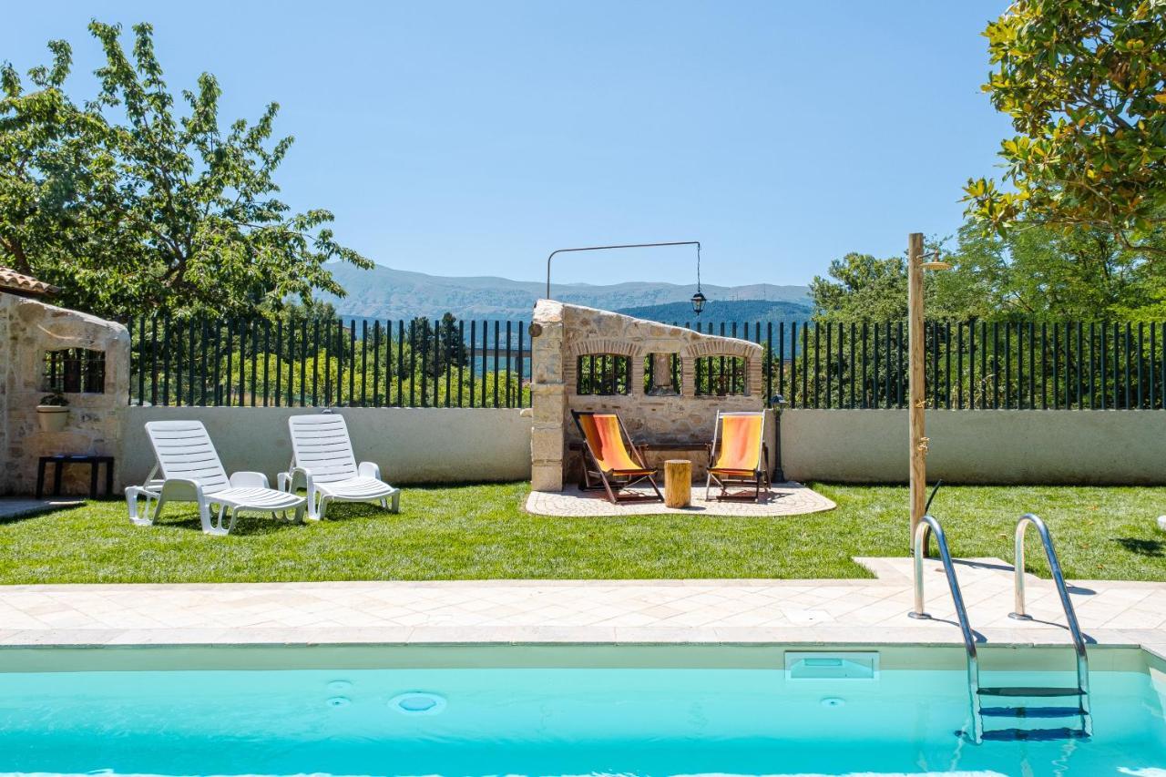 Bed and Breakfast Aria Di Bosco LʼAquila Esterno foto