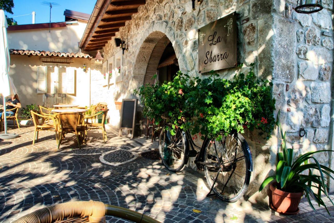 Bed and Breakfast Aria Di Bosco LʼAquila Esterno foto